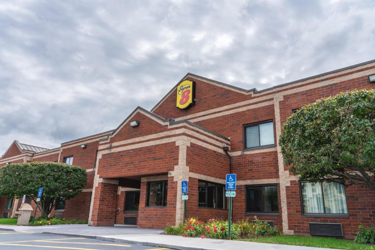 Super 8 By Wyndham Elgin Exterior foto